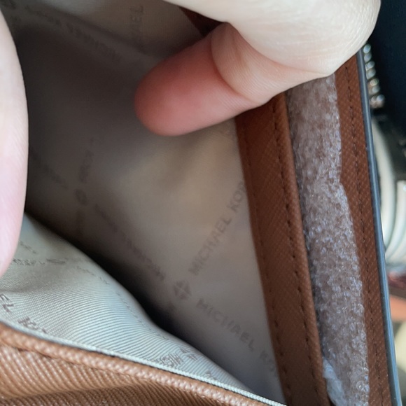 Michael Kors SOLD❌ - Picture 3 of 4